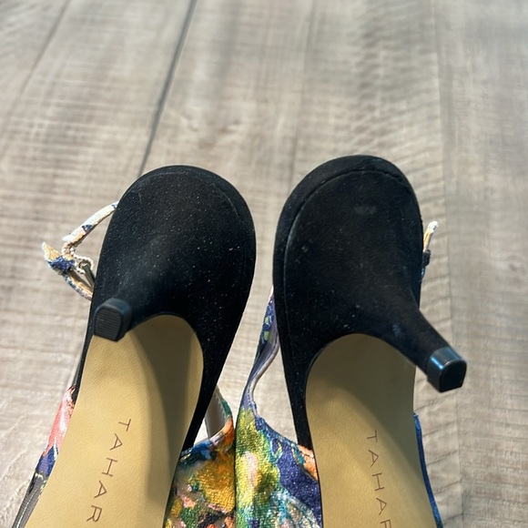 Tahari Saint Floral Slingback Heels NWOB/T Size 9 Beautiful shoes!! - Picture 9 of 9